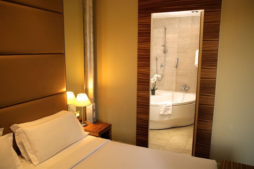 Saint John 4* Rome